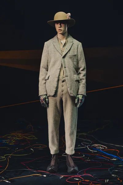 Look 37